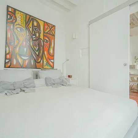 2 Bedroom With The Location Of In 2nd Arr Apartment *