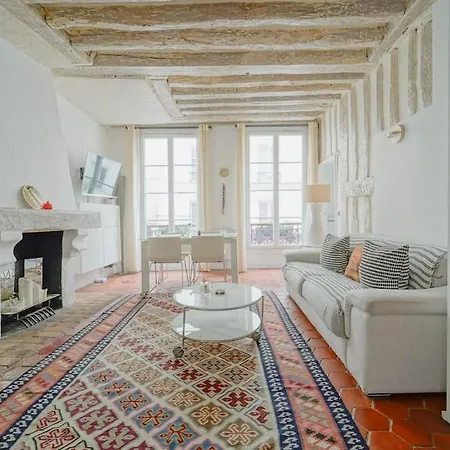 2 Bedroom With The Location Of In 2nd Arr Apartment Paris