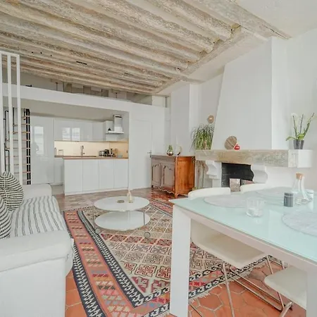 Апартаменты 2 Bedroom With The Location Of In 2nd Arr